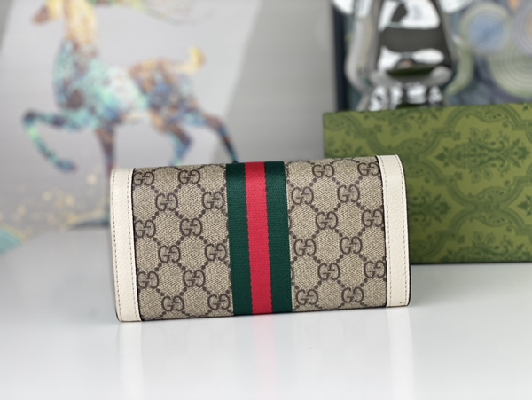 グッチ財布コピー背面デザイン